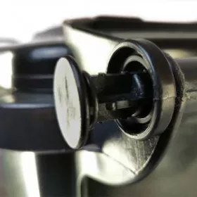Kukafedél rögzítő stift 120/240 literes kukához