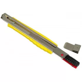 Kés 18mm fémmegvezetés fém Stanley