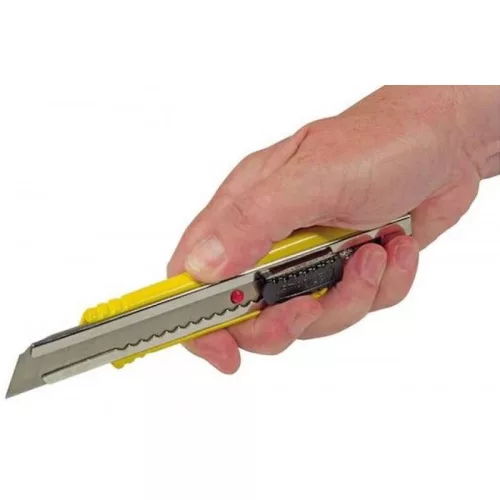 Kés 18mm fémmegvezetés fém Stanley